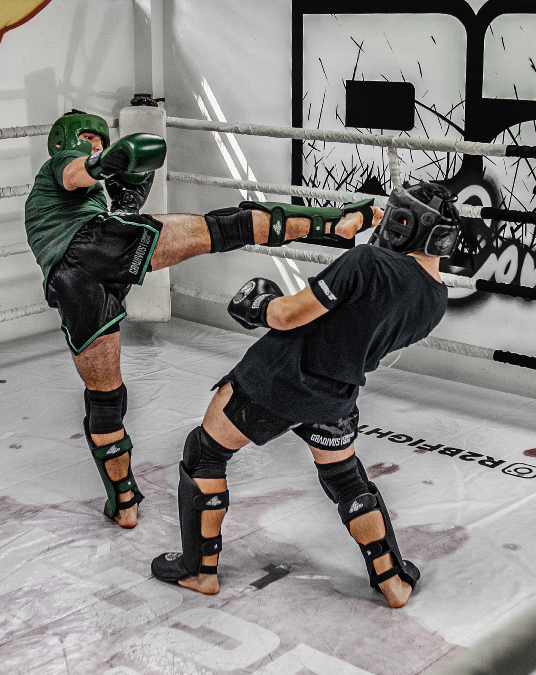 Canilleras Kick SparPro Kickboxing mma sambo muay thai k1 artes marciales mars gradivus combat gear deporte combate full contact pelea salud verde blanco