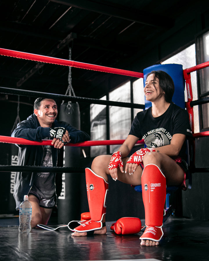 canilleras kick pro std mars gradivus kickboxing muay thai k1 sambo mma ufc bellator gimnasio academia artes de marte emblema animales sagrados rojo blanco